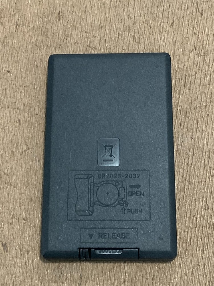 UNKNOWN BRAND AND MODEL REMOTE CONTROL