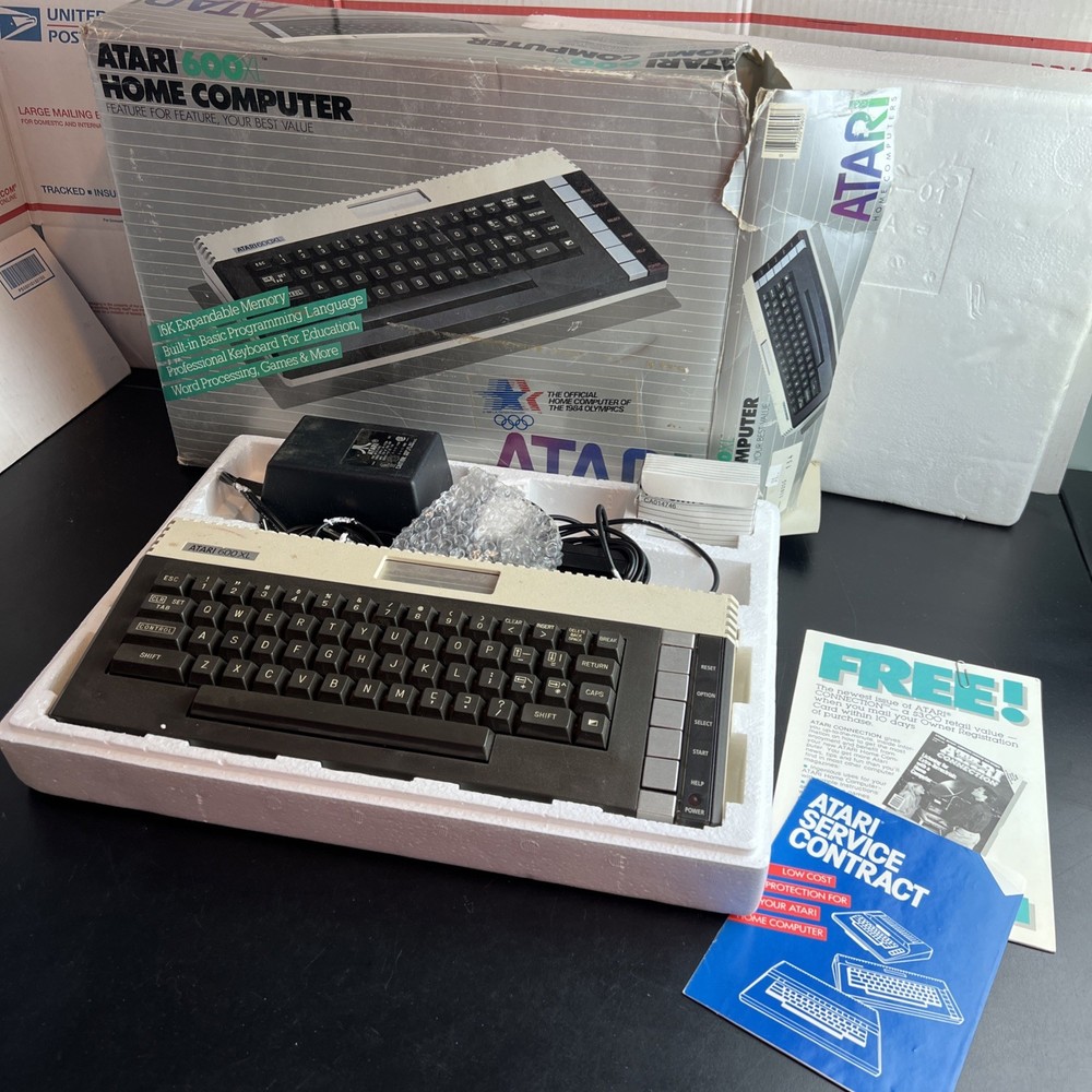 Atari 600XL Home Computer Tested Working Original Box Estate Fresh!