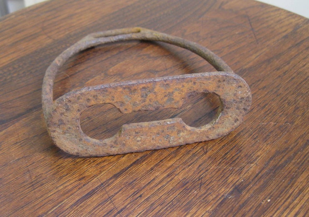 Antique Cast Iron Rusty Horse Stirrup Tack