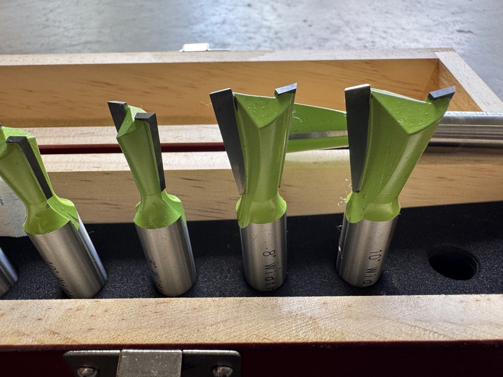Set of 7 Router Bits W/Case