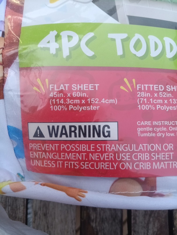 CoComelon 3 Piece Toddler Sheet Set No Comforter Includes Fitted Flat Pillowcase