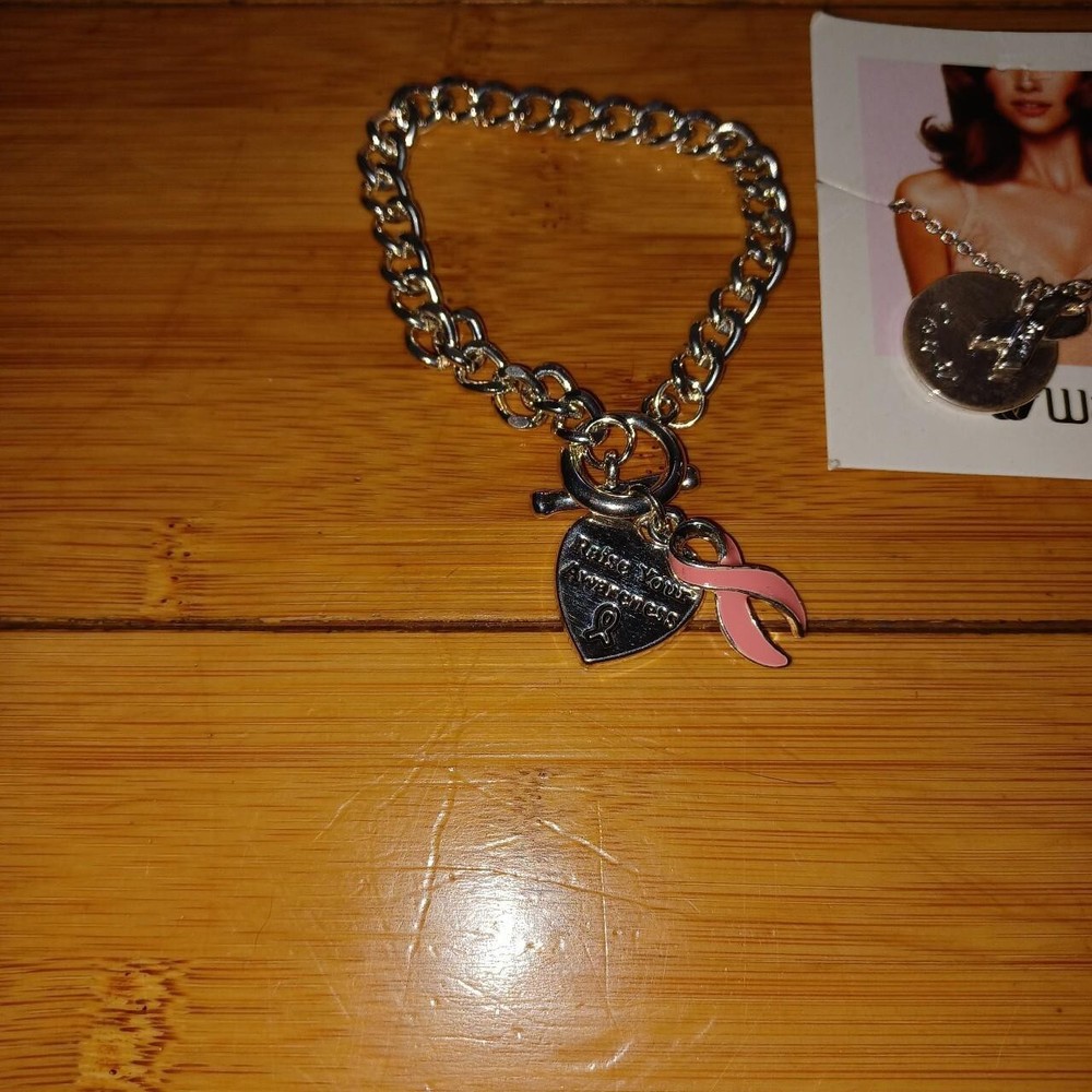 Wacoal Breast Cancer Awareness Bundle