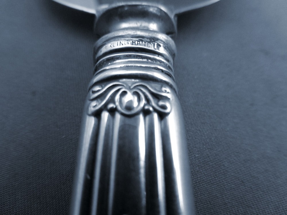 GADROONETLE-MANCHESTER STERLING PIE CAKE SERVER