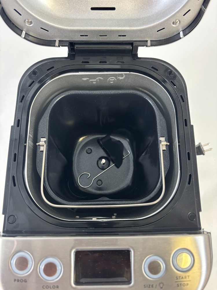 Cuisinart Compact Automatic Bread Maker CBK-110NAS - Very Clean!