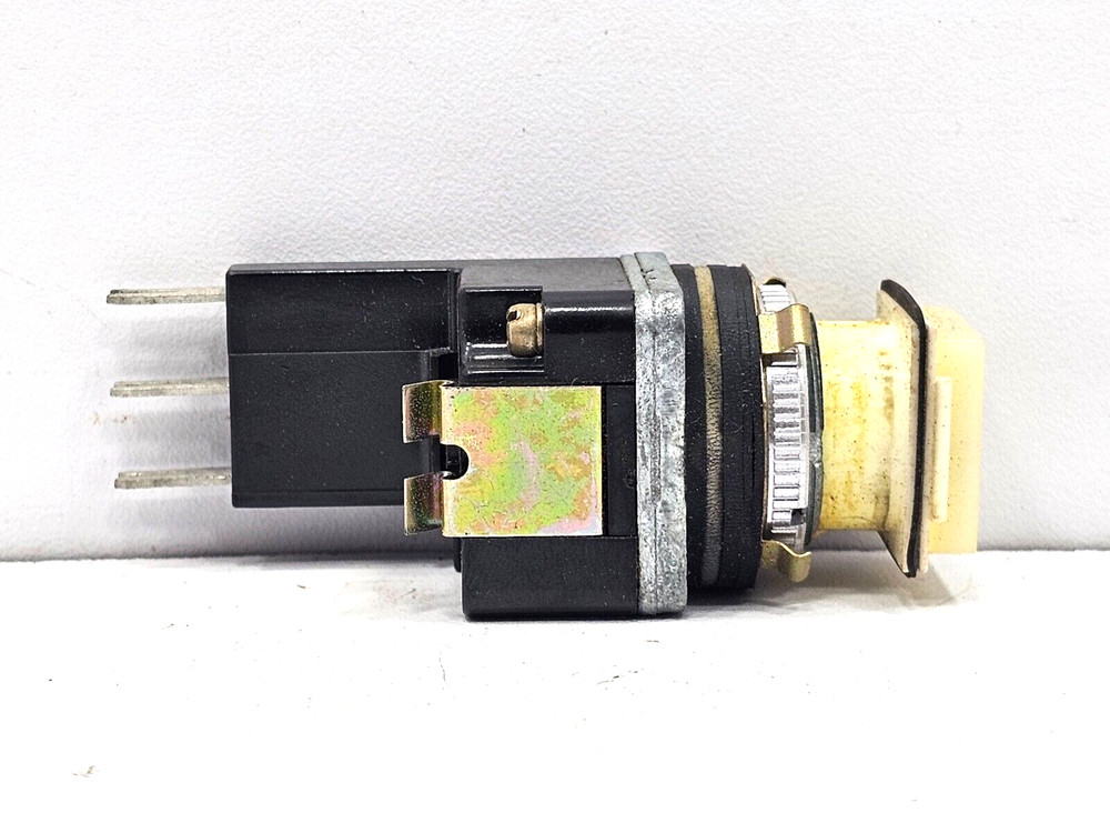 PMHG152A1 GE MICRO SWITCH LOT OF 10