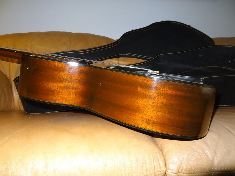 Yamaha C-150 Classical Acoustic Guitar + Case