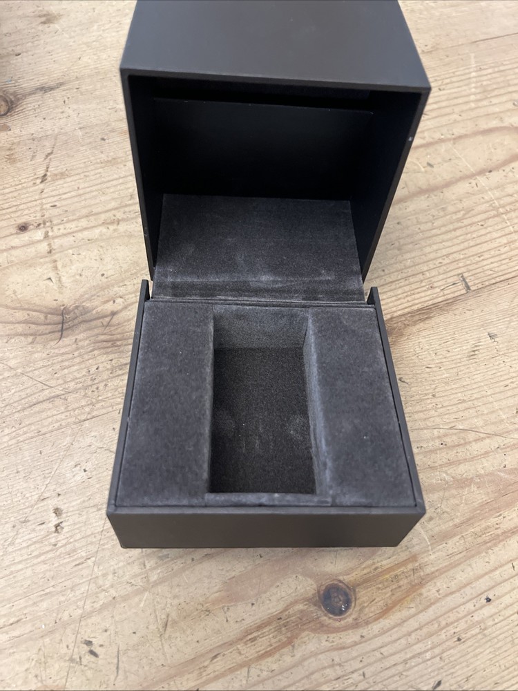 GUCCI 3 Watch Box’s + Booklets