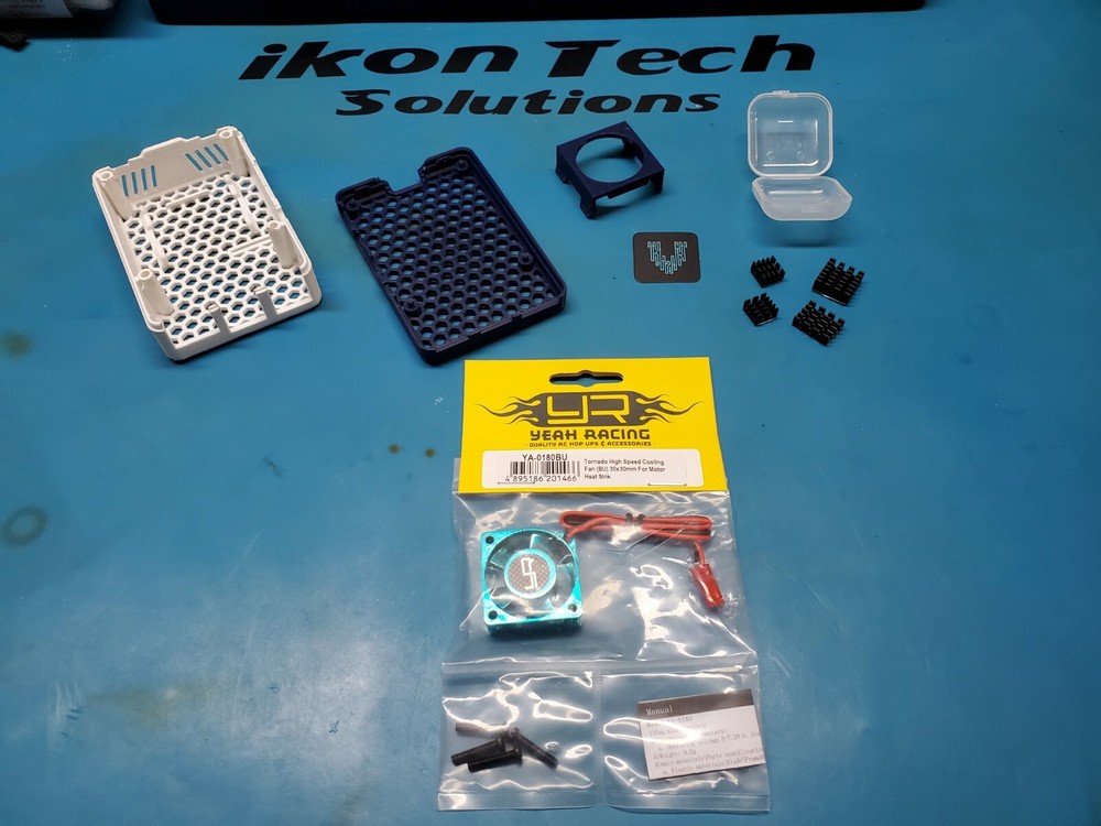 Raspberry PI 4 B Mesh Case White & Blue Snap Case /w posts Turbo Fan & Heatsinks
