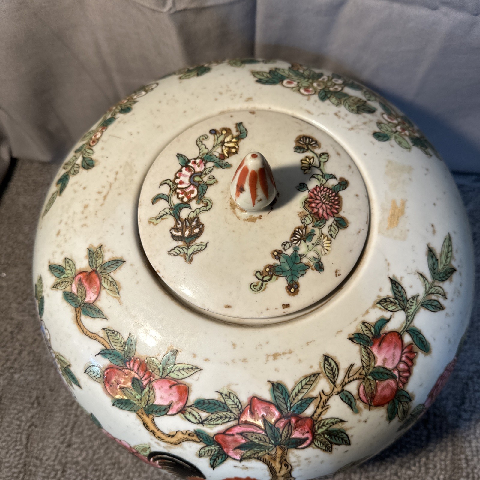 A Nicely Enameled Ginger Jar, Tongzhi Mark, Republic Period, Rooster &Hen Themed