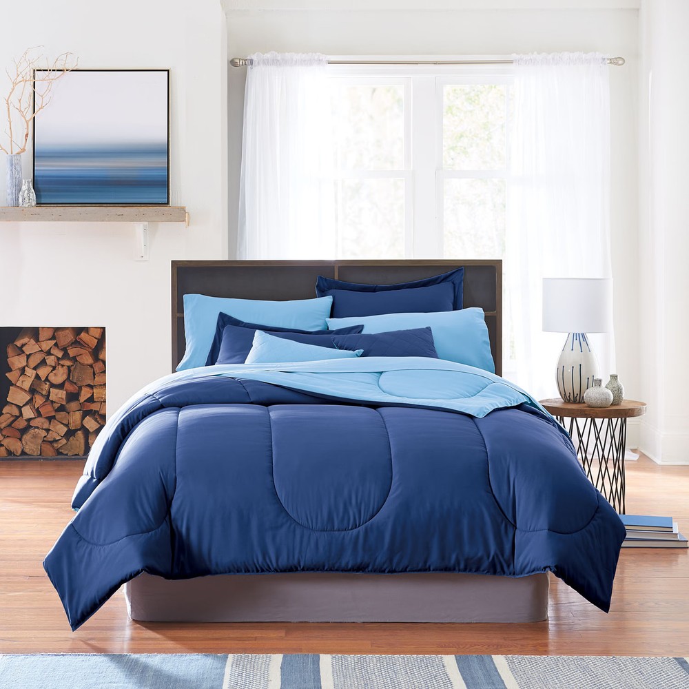 BrylaneHome BH Studio Reversible Comforter - King, Foliage