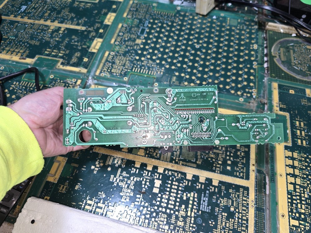 Atari 400 DEFECTIVE DONOR-MISSING Componets-400 PWR Button Board-Untested-PARTS