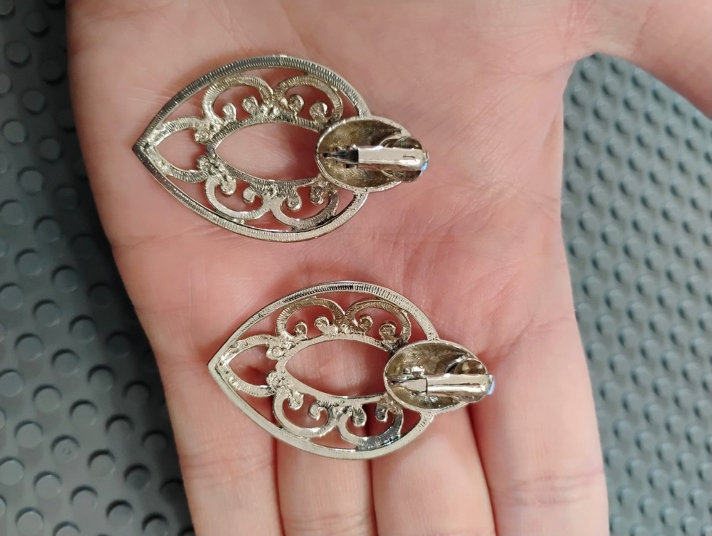 Unique clip one earrings