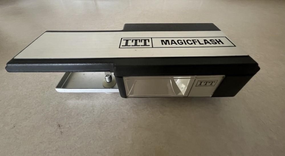 Vintage ITT Magicflash Electronic Flash Unit - In Original Box