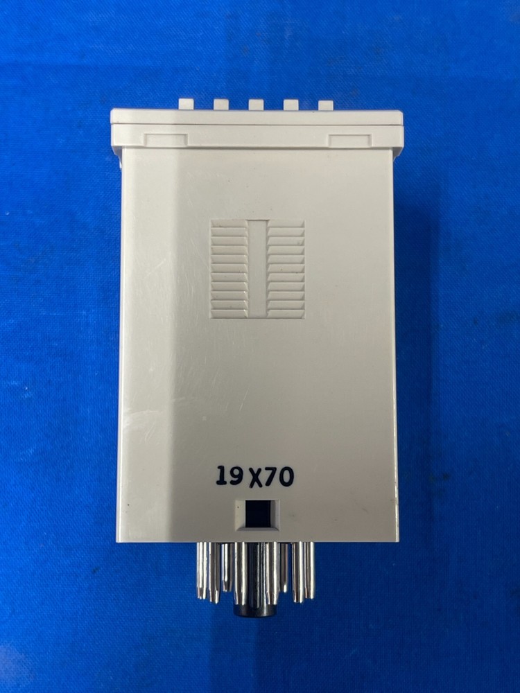 OMRON H3CA-A SOLID-STATE DIGITAL MULTI-FUNCTION TIMER