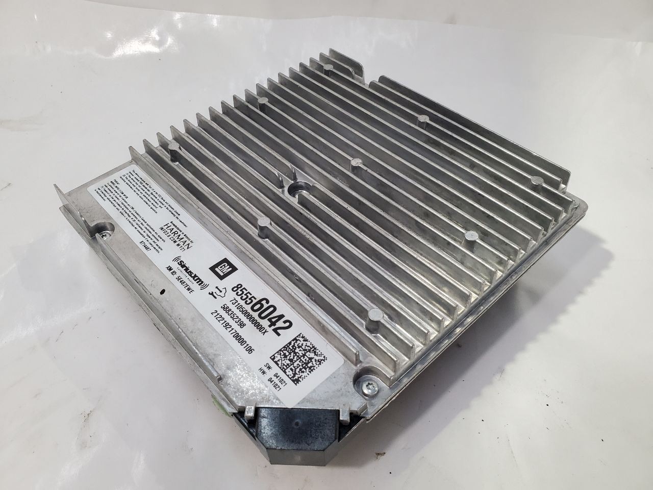 2022 Chevrolet Equinox OEM Harman Radio Receiver Module 588352398