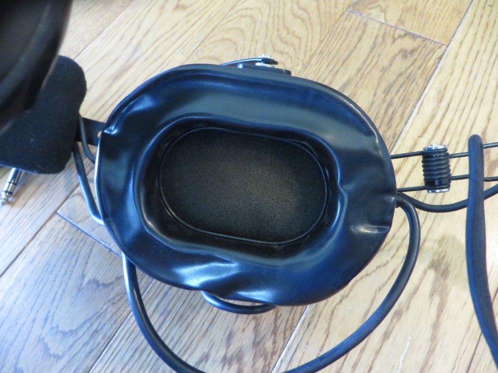 Flightcom Nighthawk Model 4DLX Aviation Headset tested - mic not tested