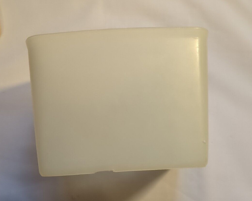 Tupperware Square Round Keeper 30 oz. Container with brown lid