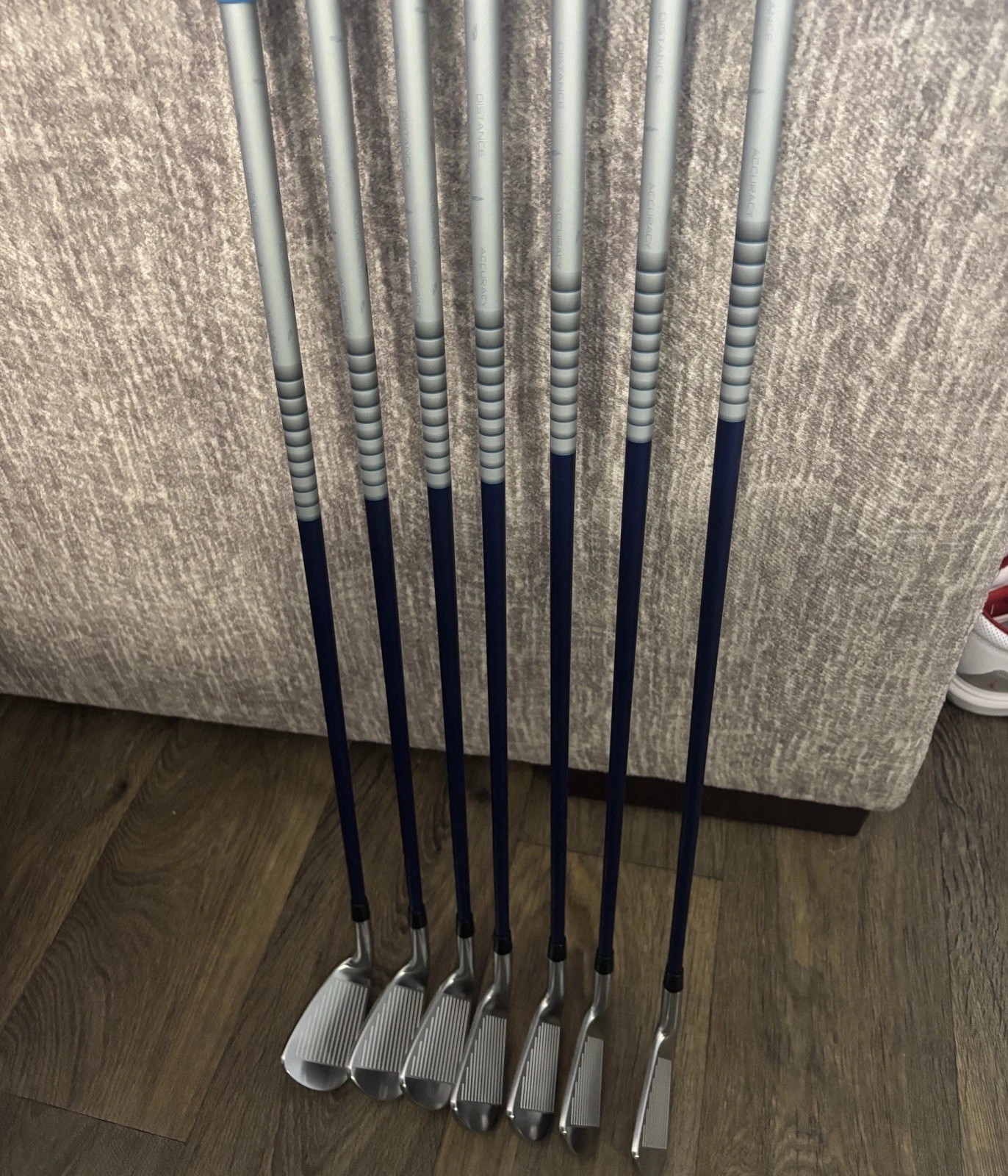 Miura TC-202 Iron’s 4-PW Graphite Design  Tour AD-65 Reg Flex, MCC Blk/Blue Grip