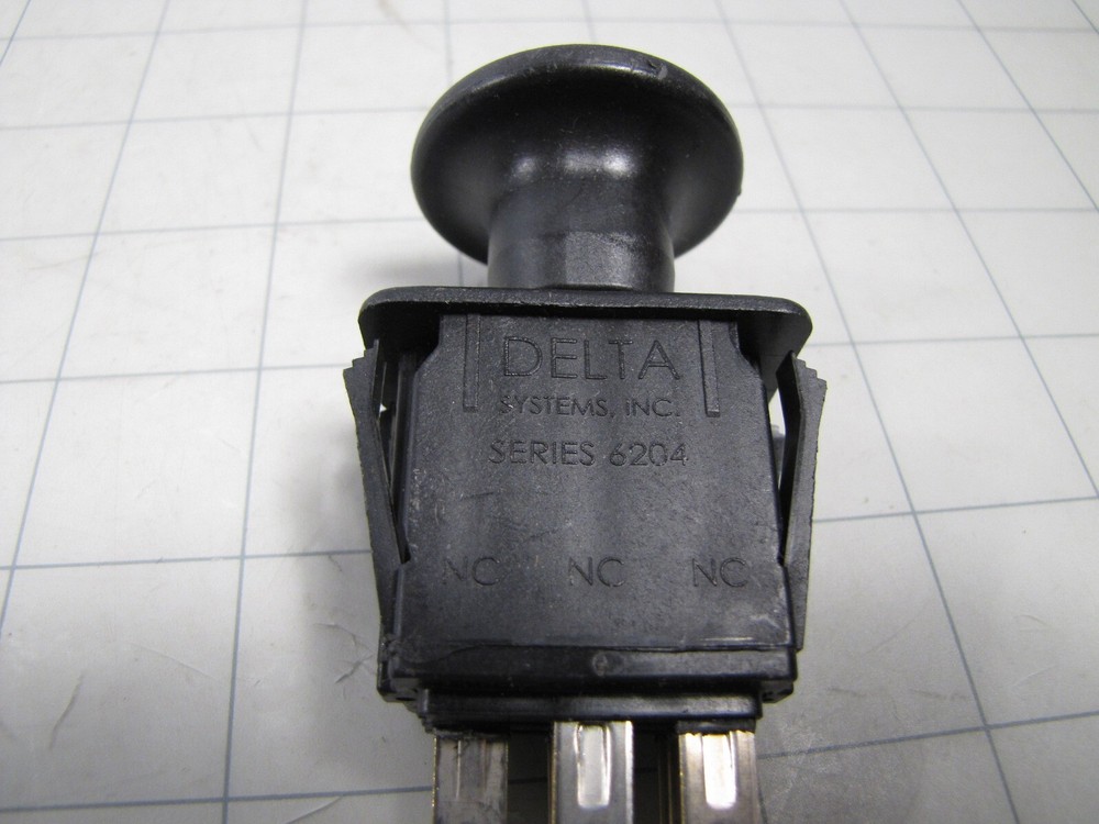 Delta Series 6204 PTO Switch Push / Pull 8-Pin NEW