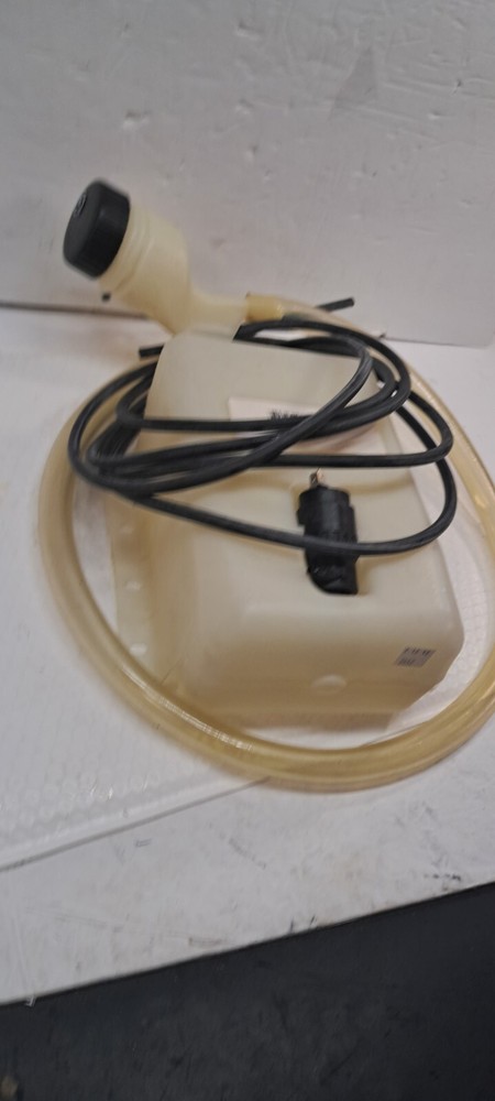 E-one PETERBILT/ FREIGHTLINER WINDSHIELD WASHER PUMP and tank 278028
