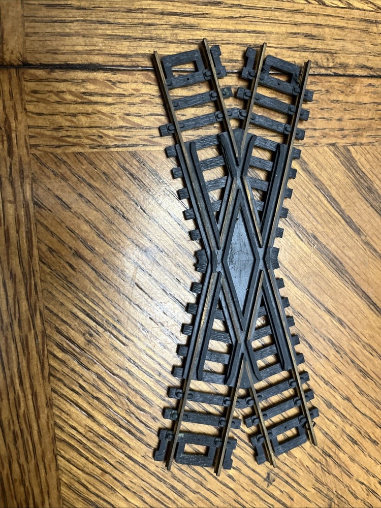 HO Cross Track