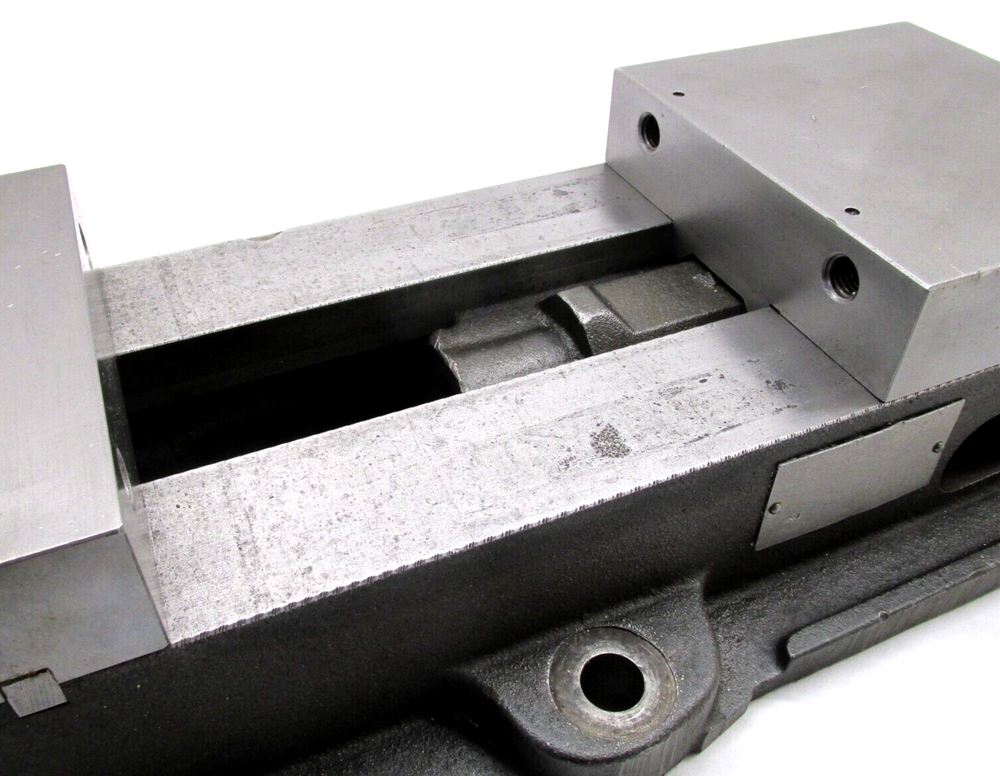 KURT ANGLOCK 6" MILLING MACHINE VISE - #D60