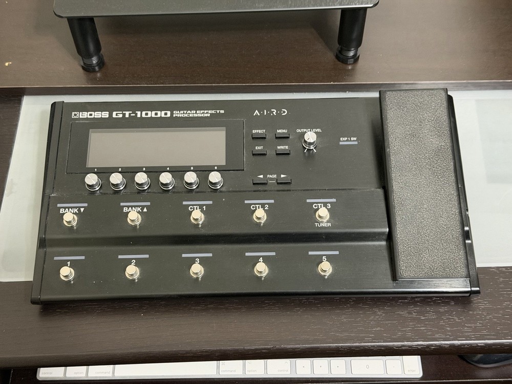 BOSS GT-1000 Multi-Effects Guitar Pedal EXCELLENT TESTED
