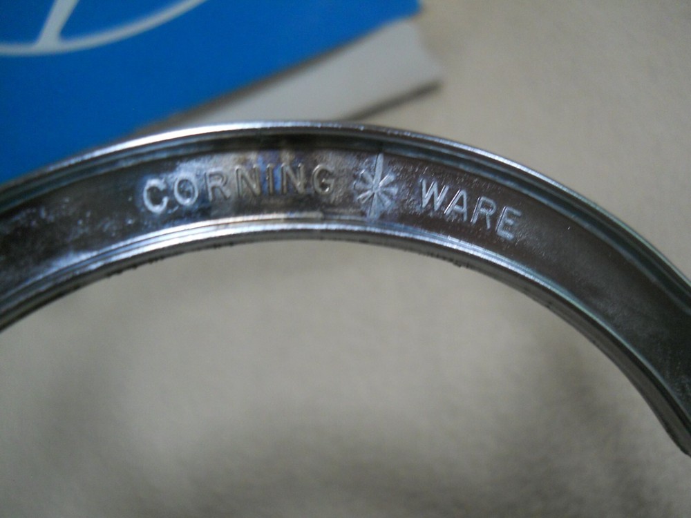 Vintage Corning Ware Saucepan Cradle / Holder
