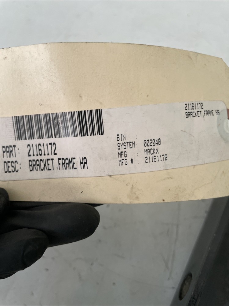 GENUINE MACK 21161172 FRAME BRACKET NEW OEM