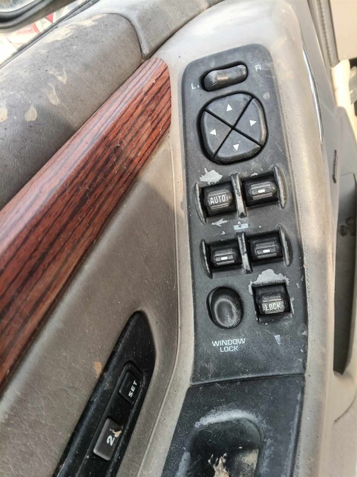 GRANDCHER 2002 Fuse Box Cabin 6653