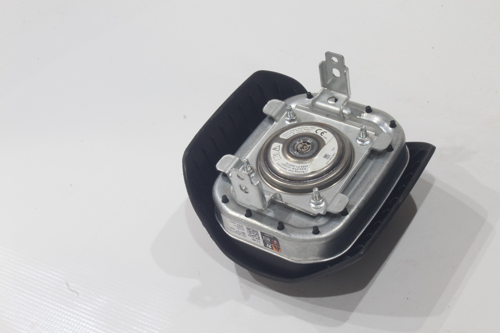 2023 CHEVY COLORADO DRIVER WHEEL AIRBAG ( BLACK EMBLEM ) AIR BAG