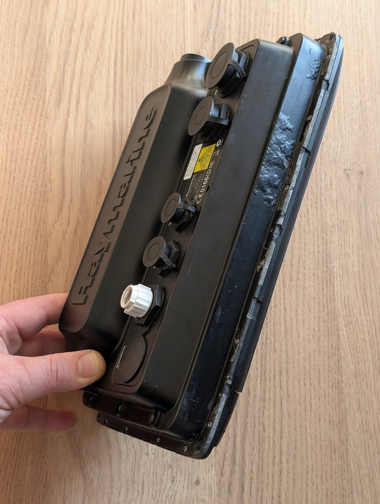 Raymarine e95 Hybrid Touchscreen Multifunction Display model: E70021