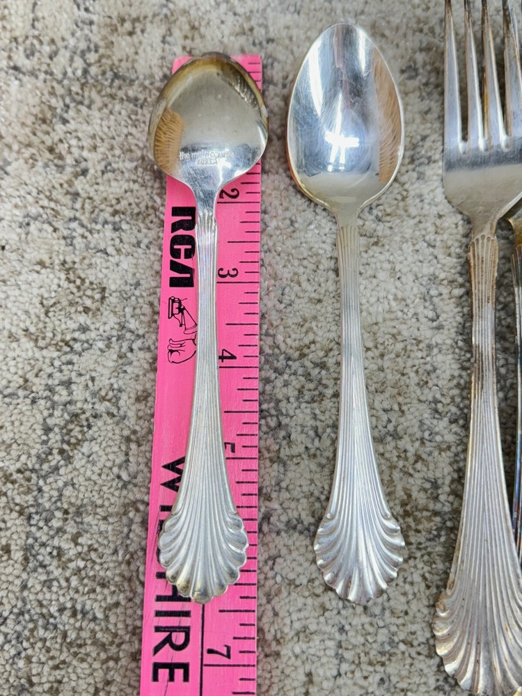 28 pcs - The Main Course Korea Silverplate Ribbed Plume Tip Flatware Set MNF48