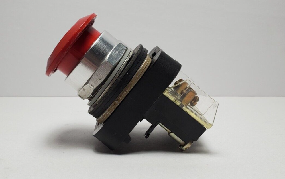 Allen-Bradley 800T-FX D4 Ser. N E-Stop Red Mushroom Head With Push-Pull