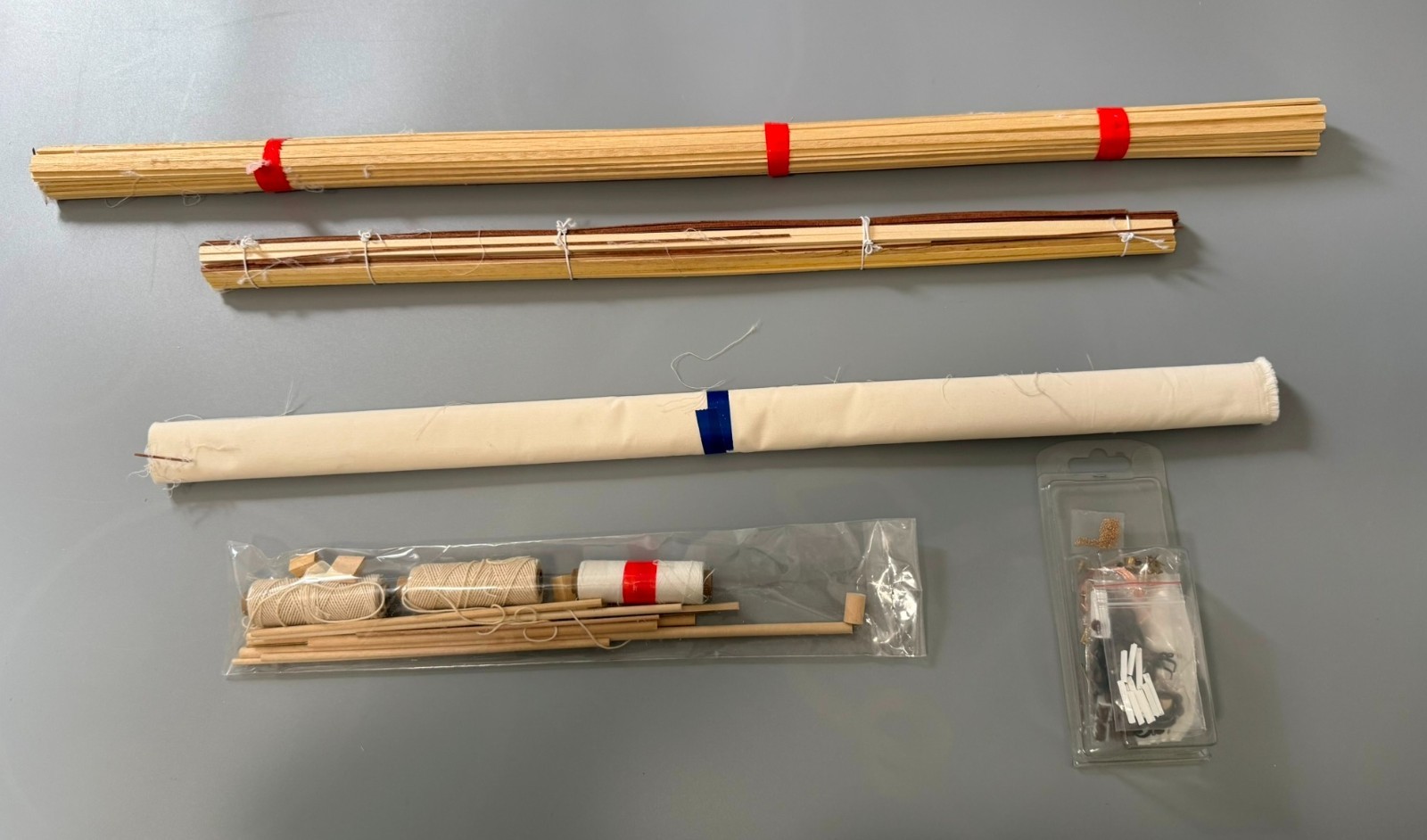 BILLING BOATS. BLUENOSE. 576. 1/65 SCALE.