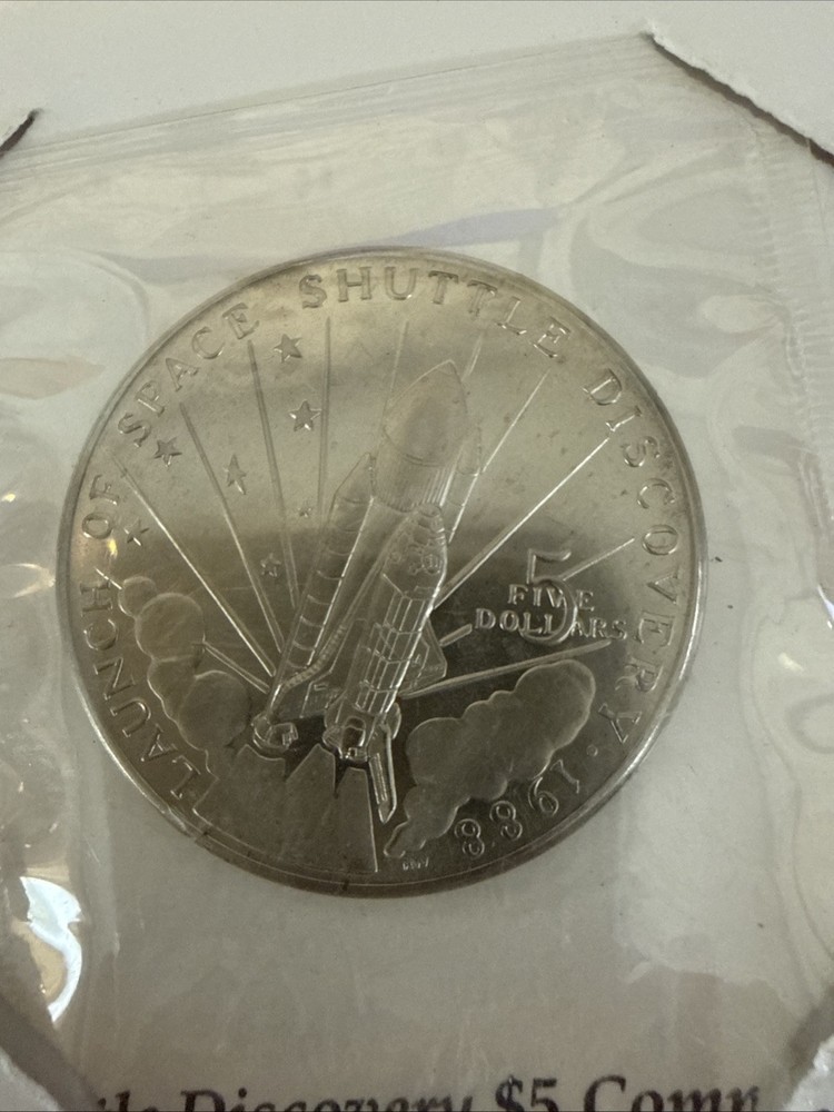 Marshall Islands Space Shuttle Discovery Commemorative $5 Coin