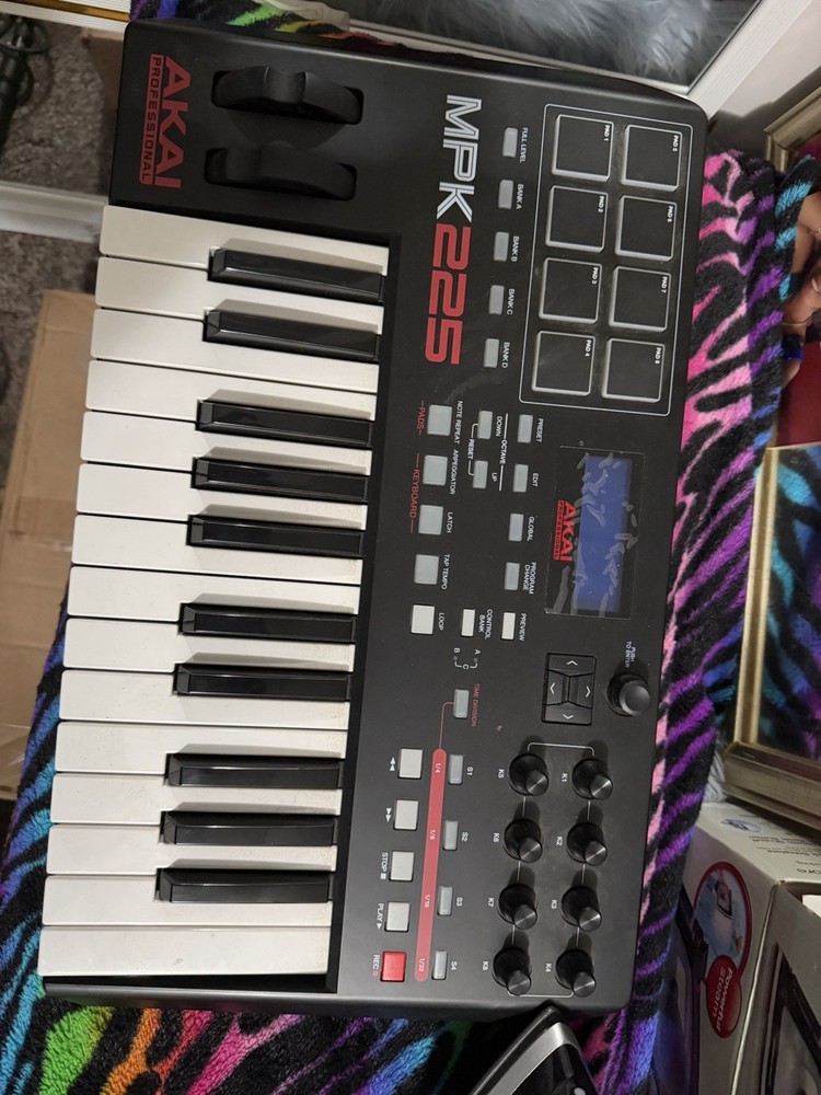 AKAI Professional MPK225 25-key USB MIDI Keyboard Controller
