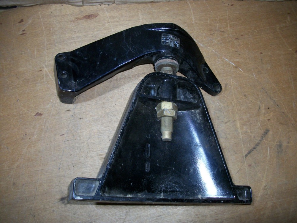 mercruiser 3.0l front engine mount motor