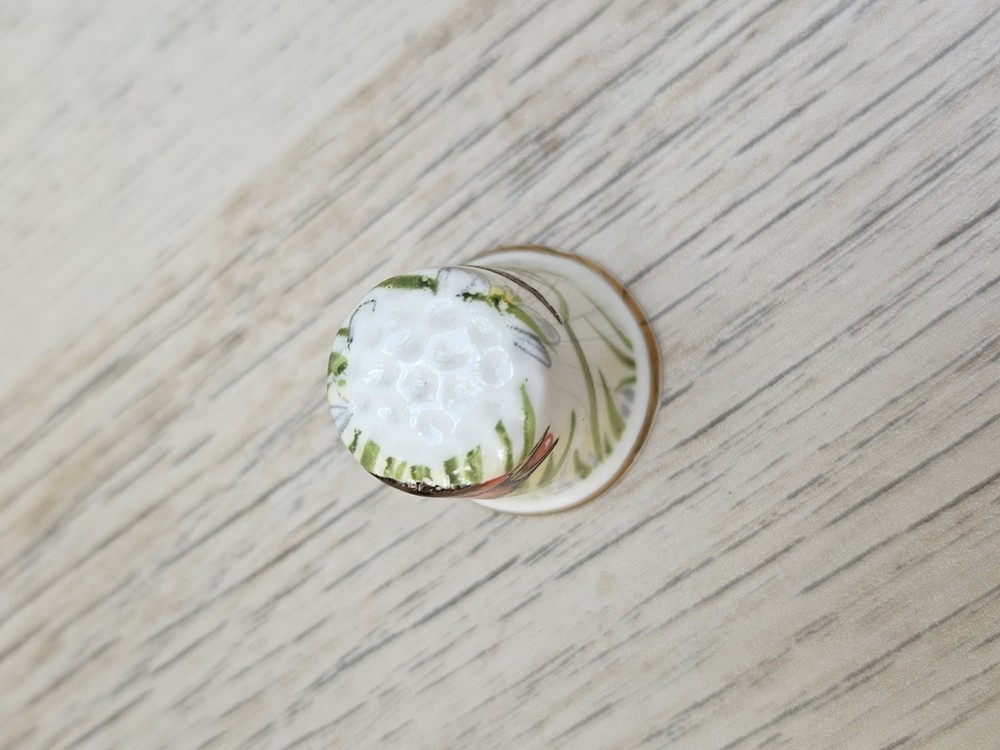 Robin bird bone china thimble