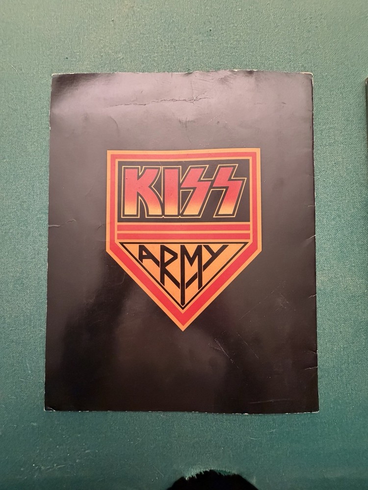 Kiss World Tour Program With Lot Of 11 Pre-owned Cassettes
