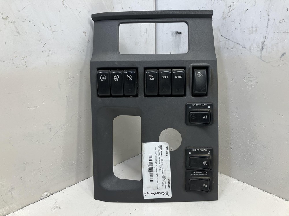 2013-2019 Peterbilt 579 SWITCH Dash Panel - Used