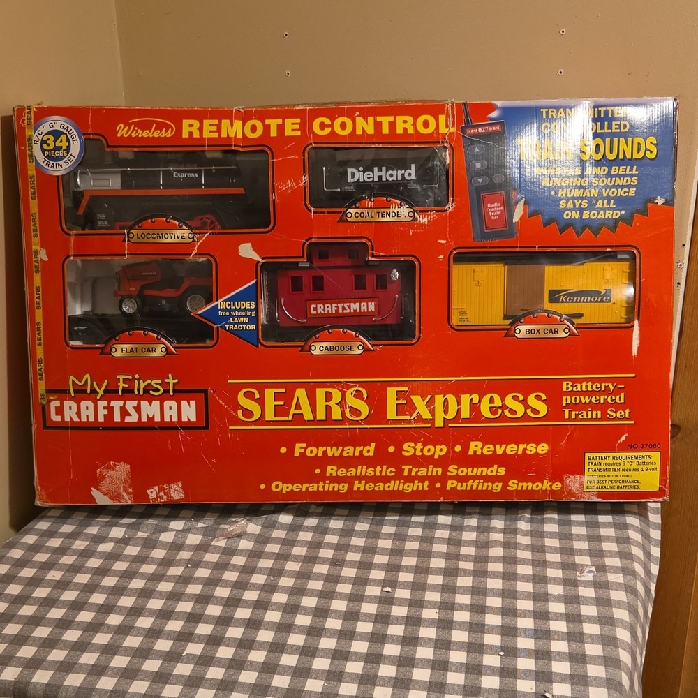 Sears Express Remote Control Battery Train Set 34pc Starter w/ Light & Smoke