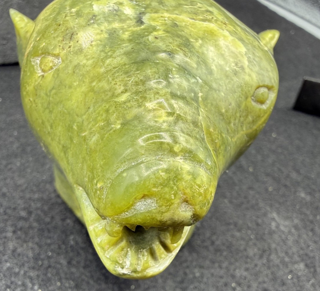 INUIT CARVED BEAR HEAD BY MOSHE KELLY carved serpentine