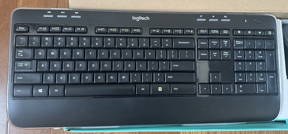 Logitech Advanced MK520 Keyboard With Wireless Mouse