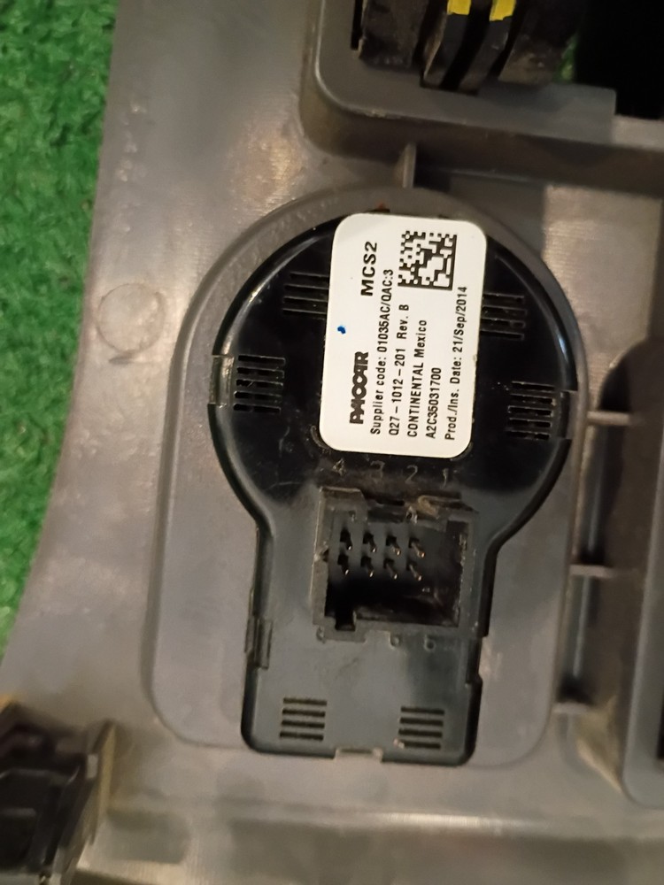 Peterbilt Center Dash w/Guages