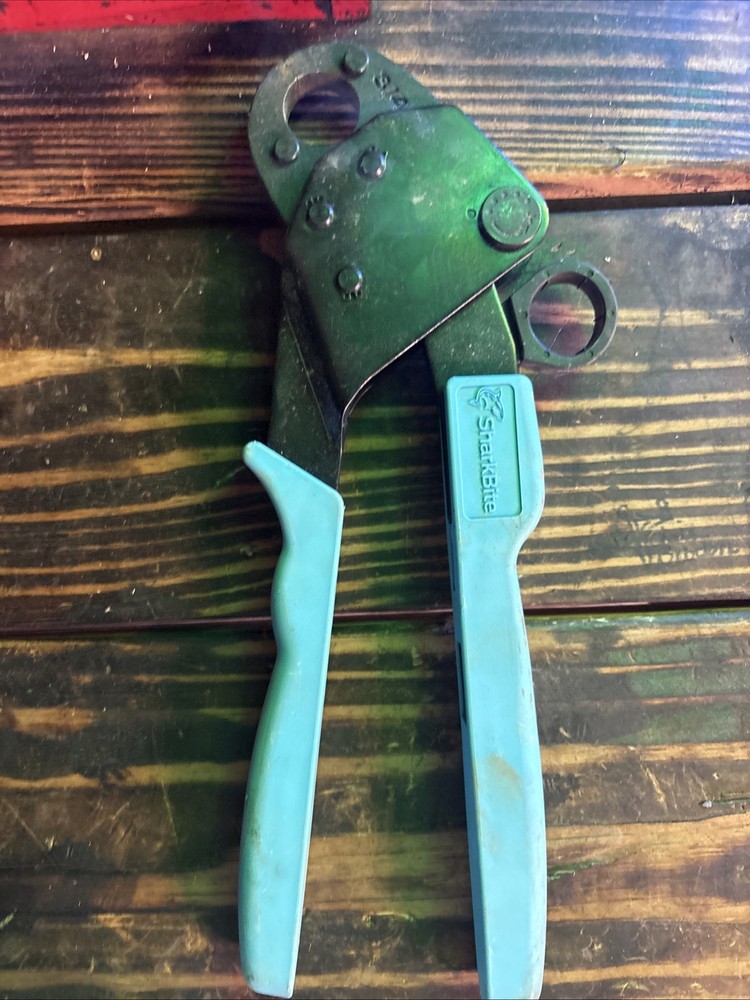 Shark Bite  Plumbing Tool