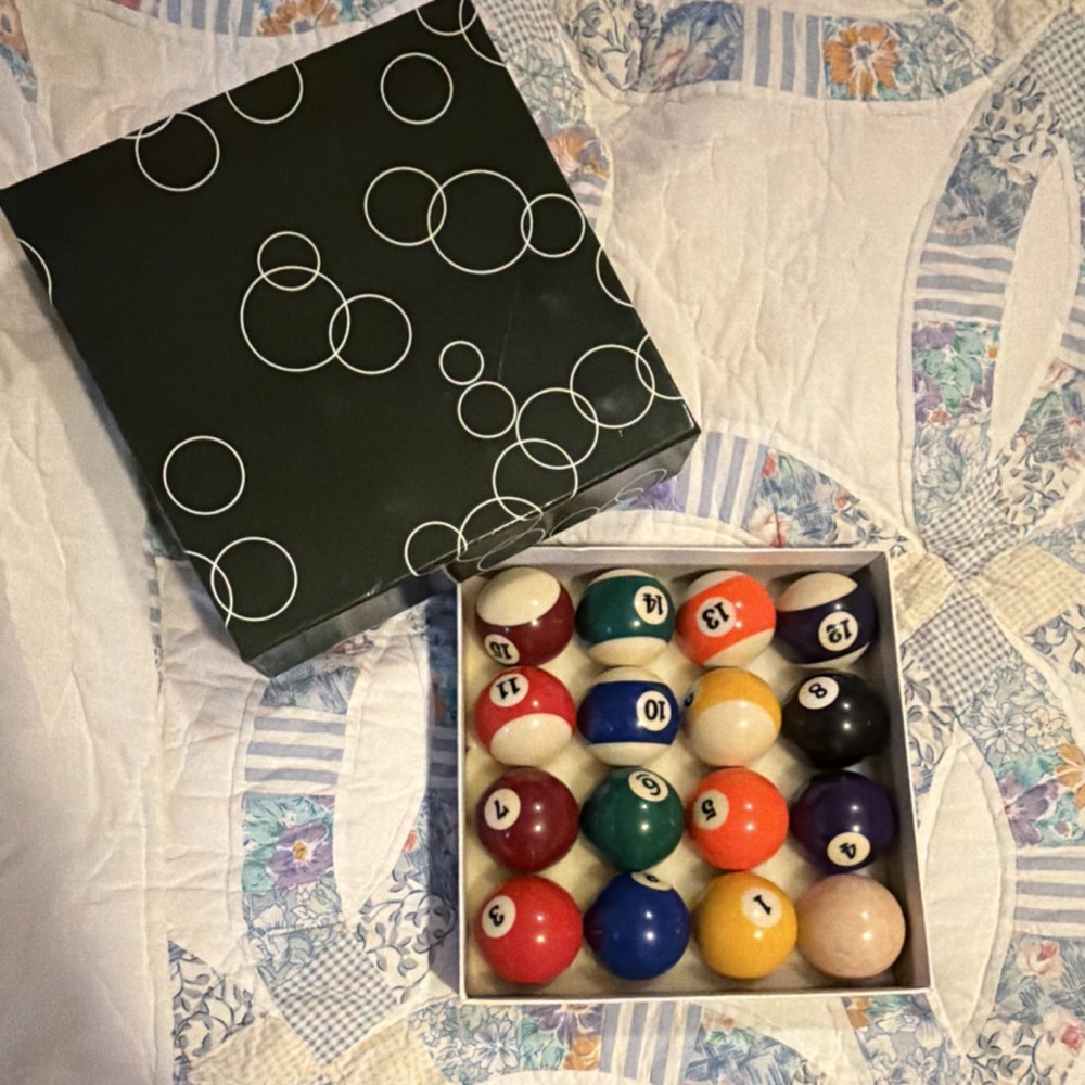 Bakelite pool balls Complete 16-Piece Set, Storage Box Included