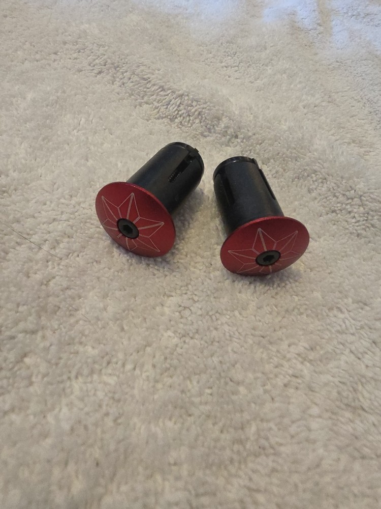 Supacaz Star Plugz Red