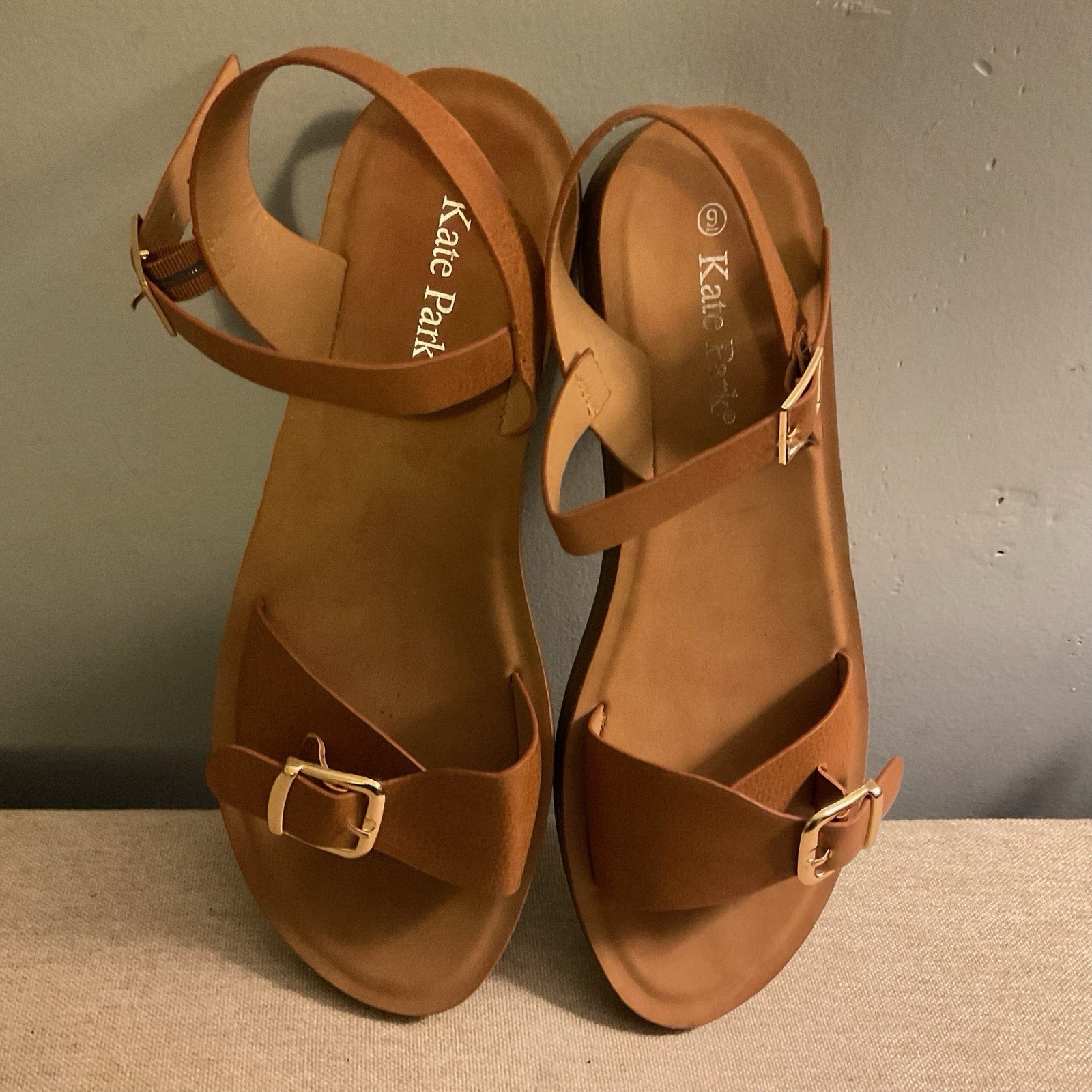 Kate Park Brown Strappy Flat Buckle Sandals Women’s Size 9 NWOB