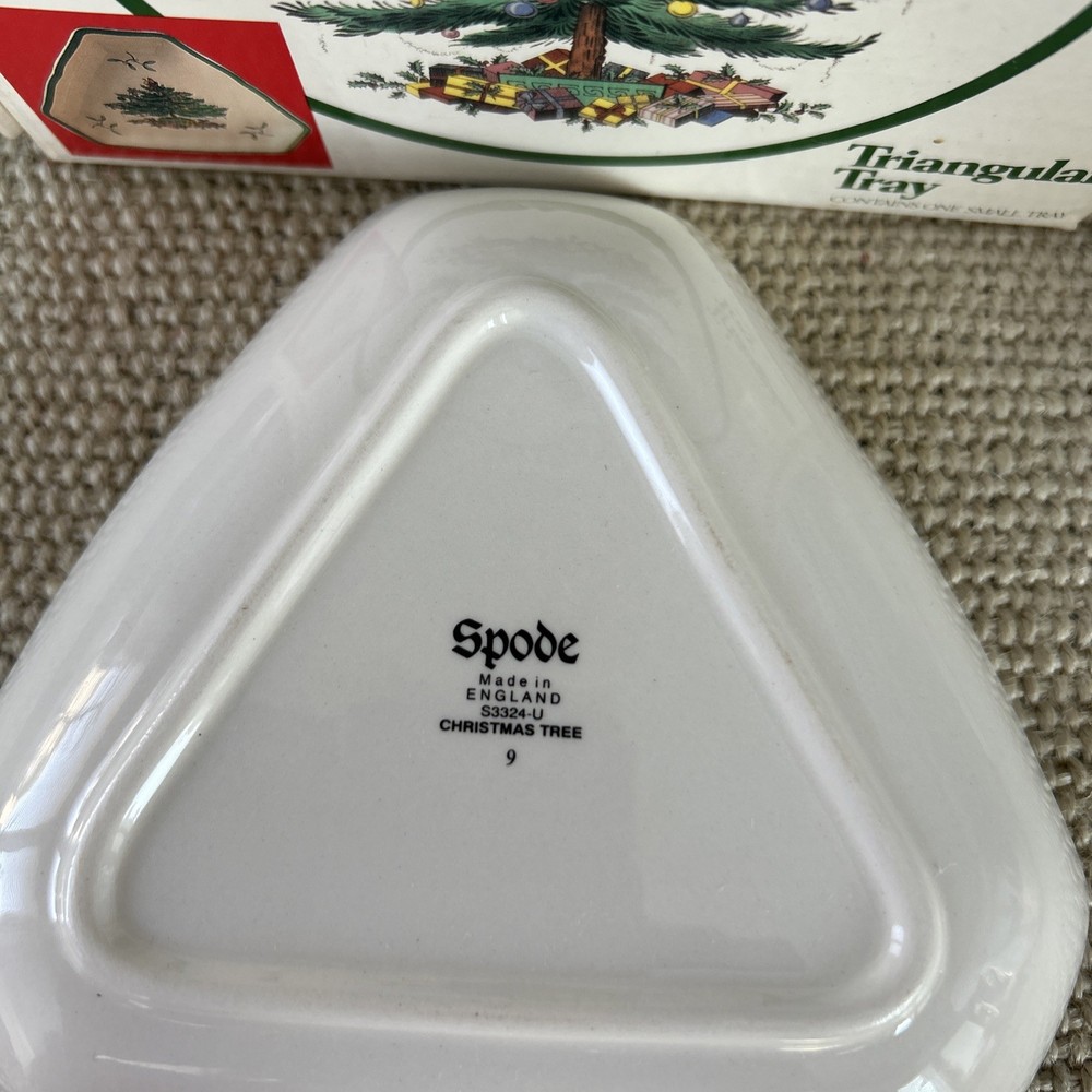 Spode Christmas Tree Triangular 5.5" x 5" Dish Made in England with Original Box
